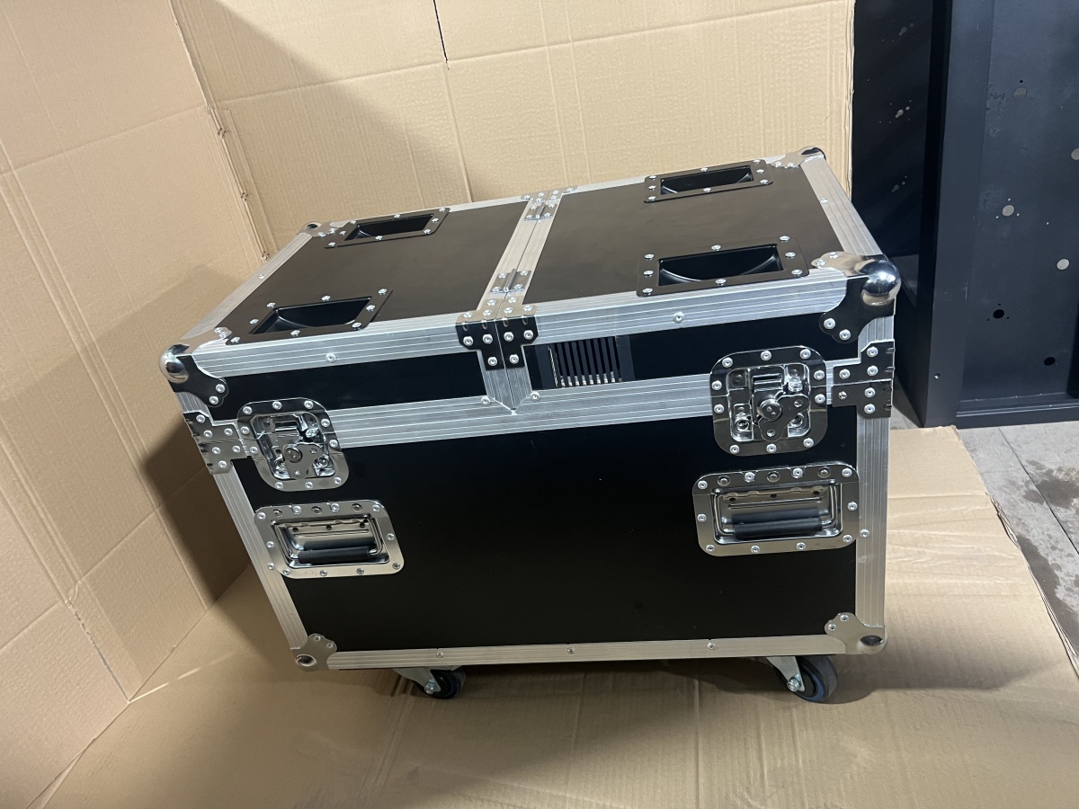 PROLIGHT LOW FOG 3000 Mašina za nisku maglu na vodu 3000 W u flight case-u
